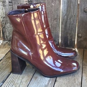 BILLINI SIZE 9 women's boots.